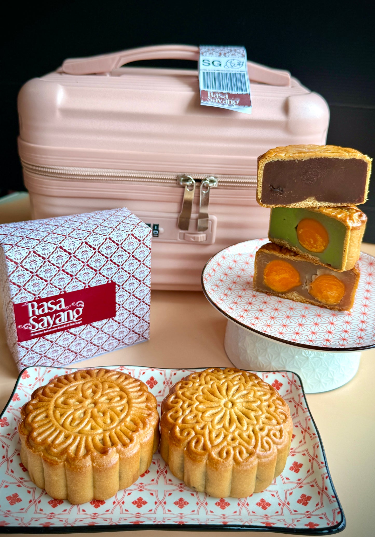 Mix Flavour Mooncake Gift Set. (Early bird 20% Disc till 15 Sept)